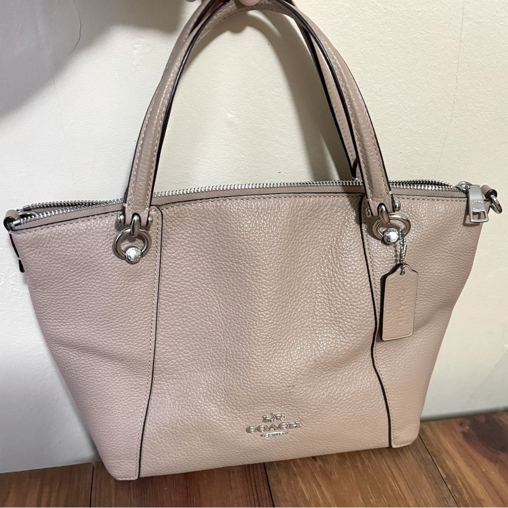 Coach Kacey Satchel Purse. Missing crossbody strap. Like new, barely used!